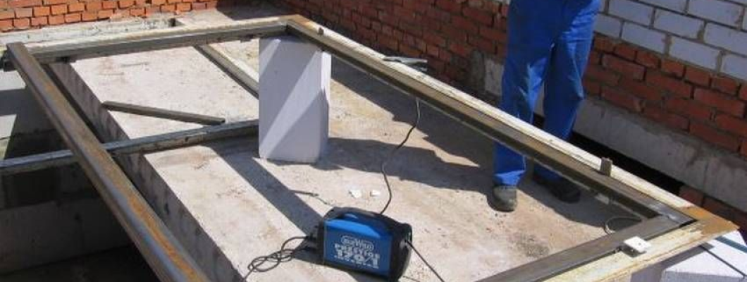 Як зробити металеві двері з куточка своїми руками?